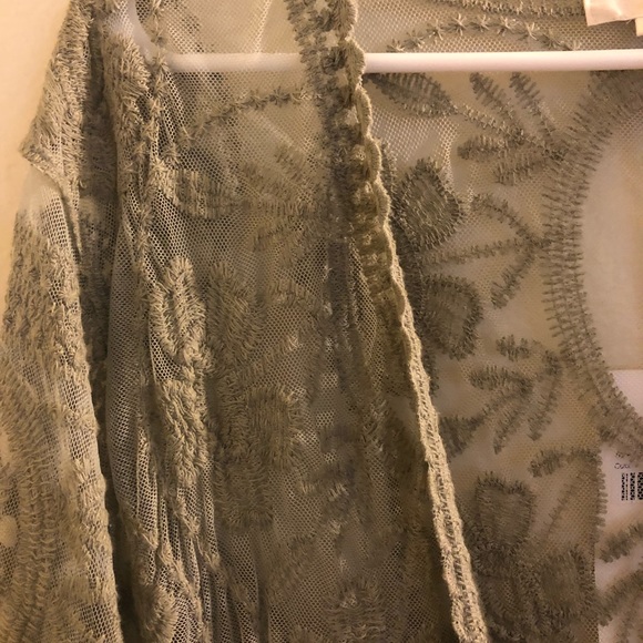 Kimono - Picture 3 of 7